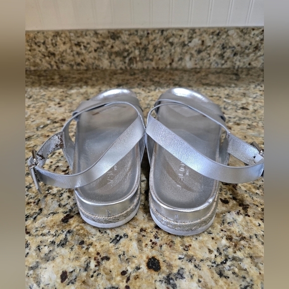 J/Slides Silver Strappy Platform Sandals Size 10 - Picture 3 of 5